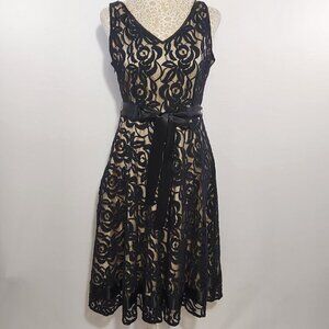 Tahari Arthur S Lavine Women's Size 8 Black Lace Sleeveless V-Neck Zip Dress